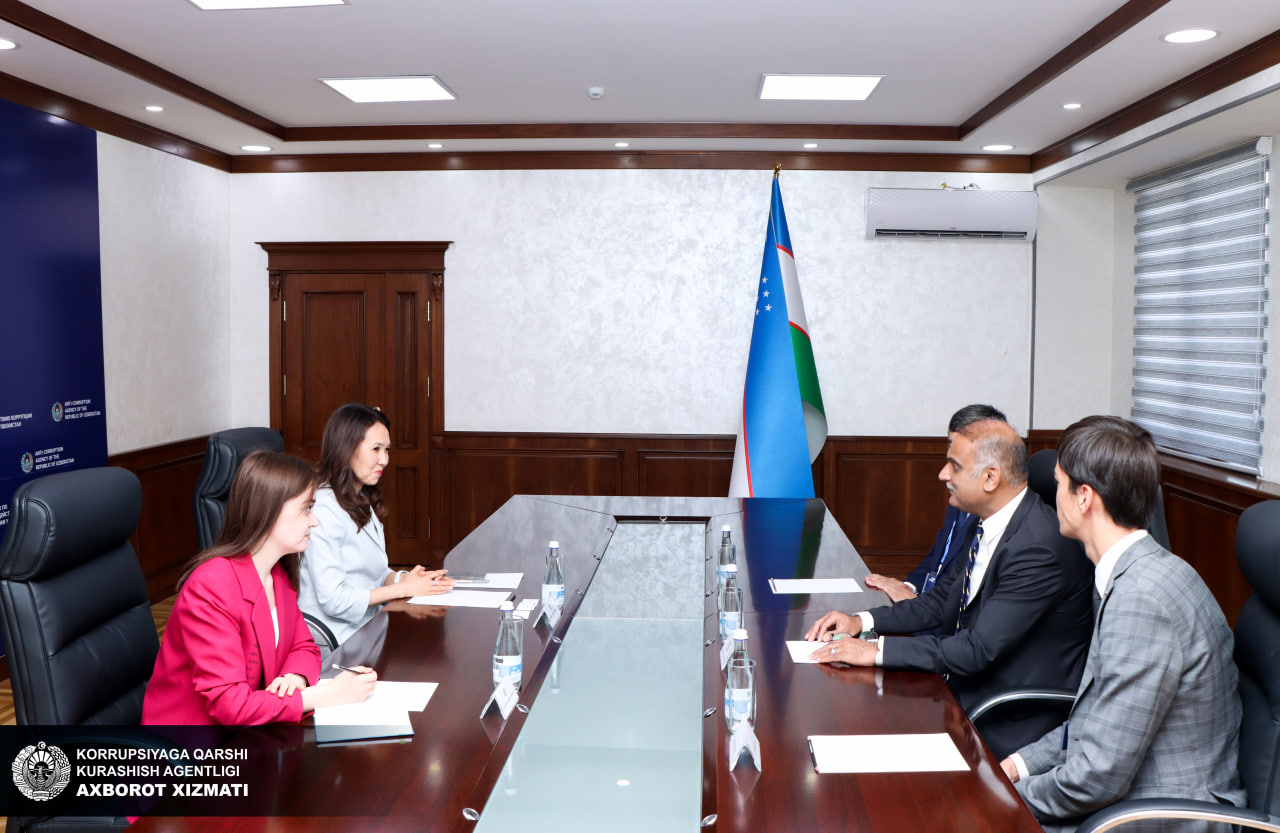 Буюк Британиядан ташриф буюрган халқаро кузатувчи билан учрашув бўлиб ўтди