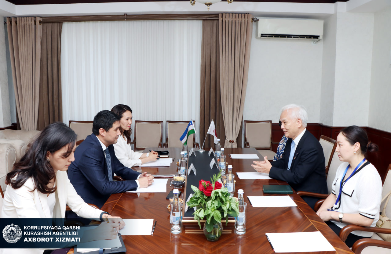 Глава Агентства по противодействию коррупции встретился с международным наблюдателем
